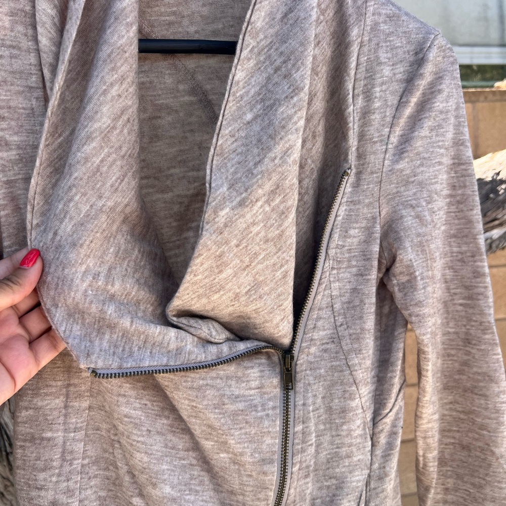 Sweet Rain Light creme/tan Knit Zip Sweater